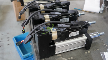 直线式电缸与传感器的闭环同步控制技术：让精准运动更稳定、更智...